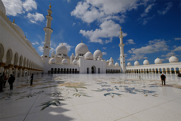 Dubai Mosque 2 | Spenta Travels & Tours Pvt. Ltd.